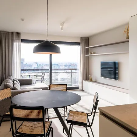 Penthouse In Near The شقة