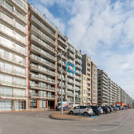 Penthouse In Near The شقة